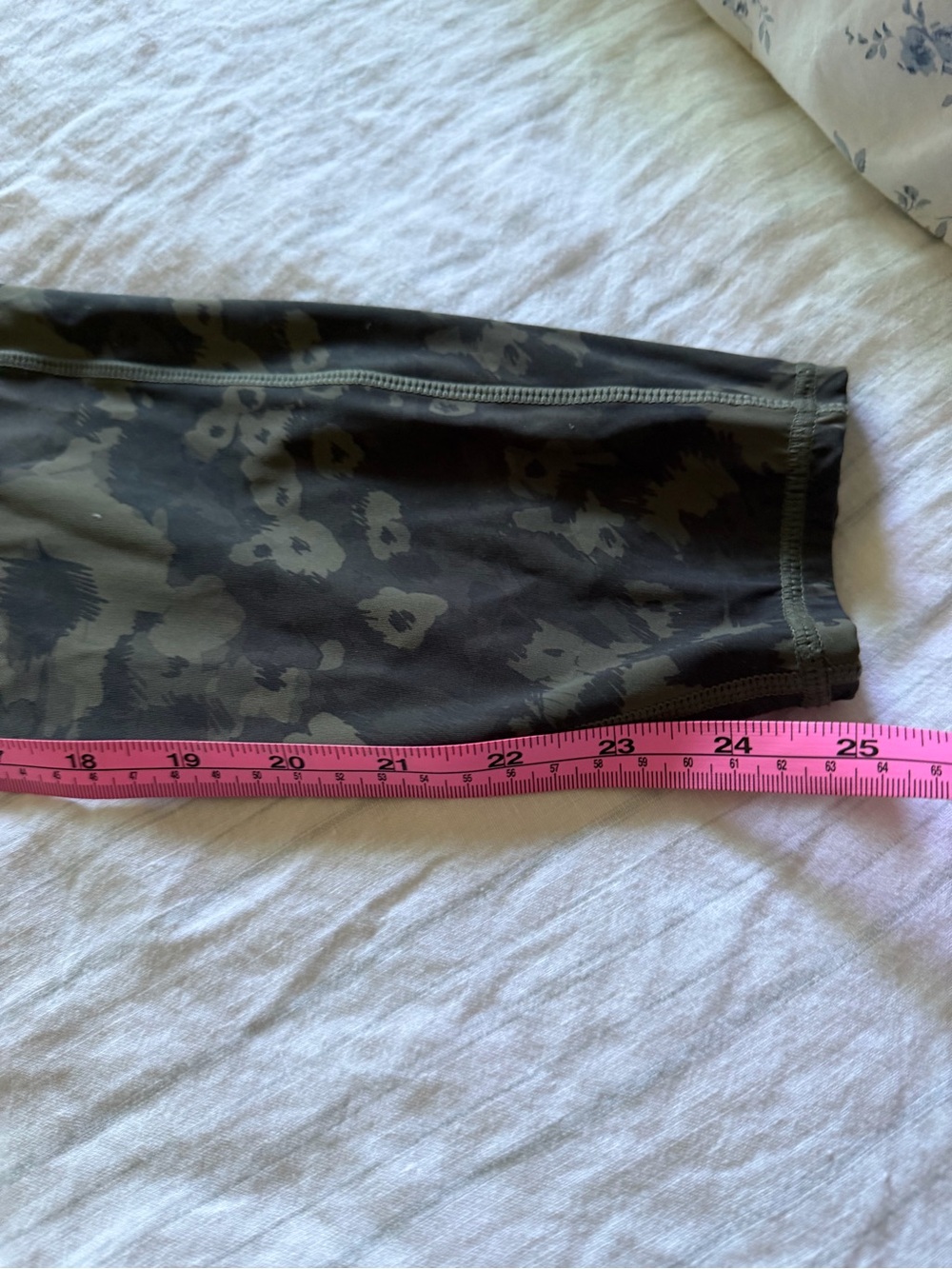 Vuori  Legging Oregano Camo Flower - Picture 4 of 4